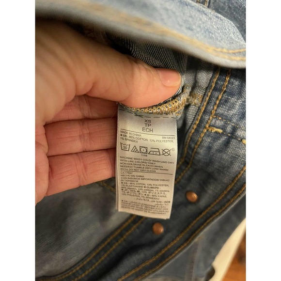 Old Navy Trucker Jean Jacket Sz XS Blue Stretch Denim Light Wash EUC - Picture 4 of 6